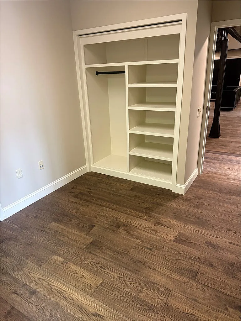 Studio, 712 sqft, $1,400 — Photo 2