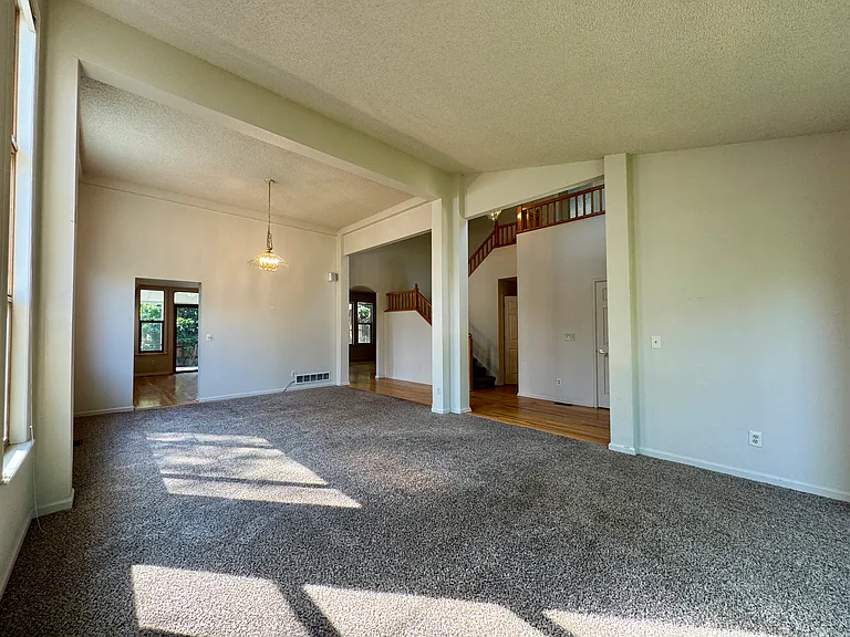 2404 S Holman Cir — Photo 2