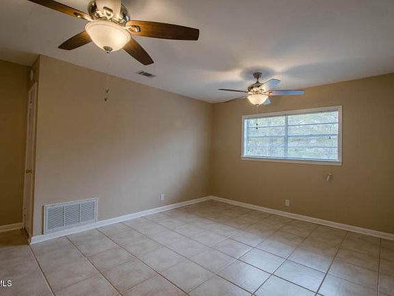 4th image of 4004 Oak Ave #A