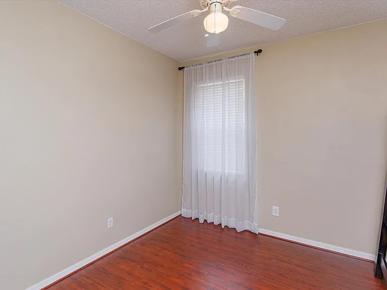 5537 Burlwood Dr — Photo 18
