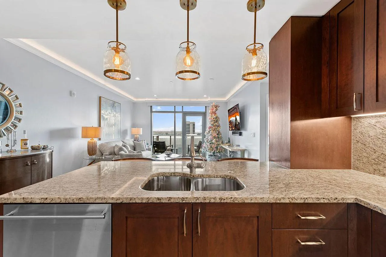 1 bed, 1100 sqft, $3,750 — Photo 1