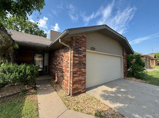 222 E Edgewood St, Springfield, MO 65807