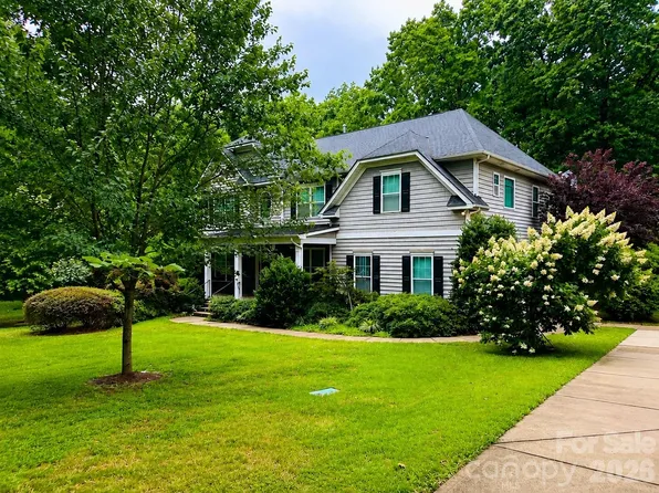 128 Harvest Wind Ct, Mooresville, NC 28115