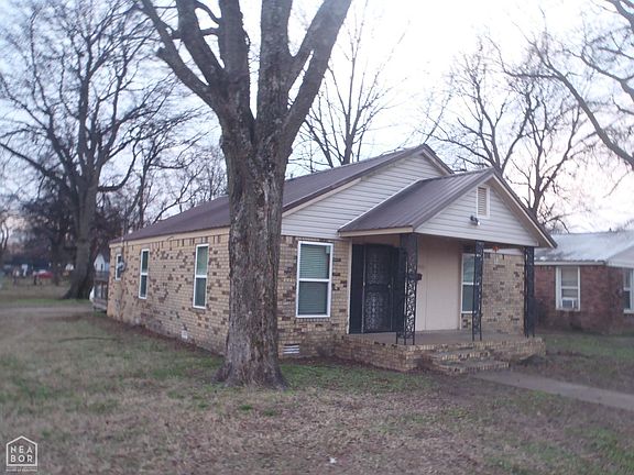2nd image of 1616 Dill St