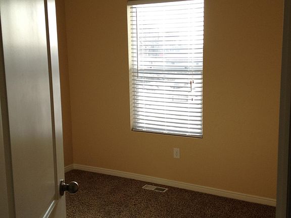 4th image of 155 W Carrick Dr