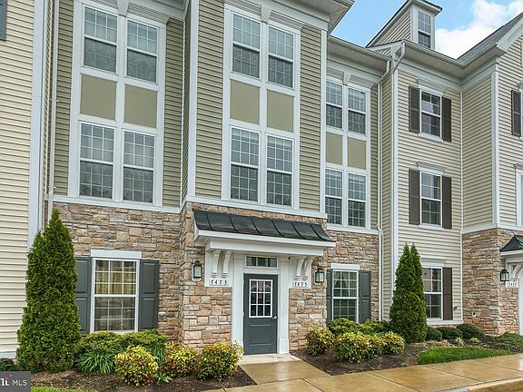 Welcome home to Falls Grove Condos!