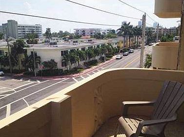 3rd image of 8400 Byron Ave APT 4D