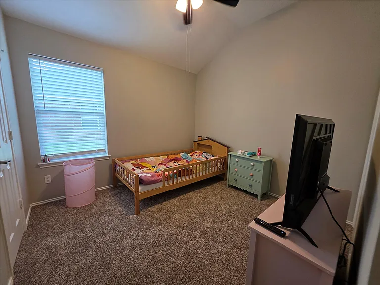 2108 Goldfinch Ln — Photo 11
