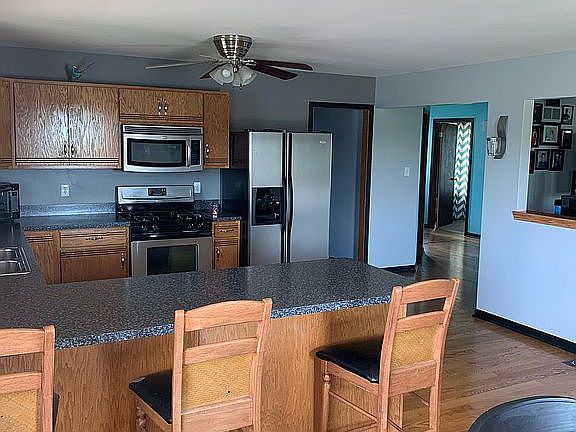 Breakfast bar