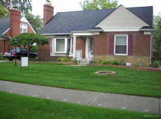 1200 Torrey Rd, Grosse Pointe Woods, MI 48236