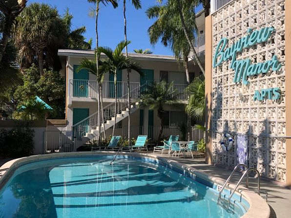 2449 NE 11th St APT 7