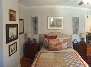 277 Pleasant St APT 3L, Northampton, MA 01060