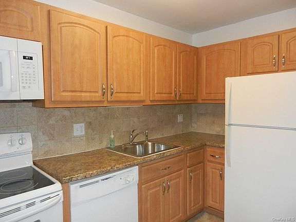 5th image of 59 Woodland Trl