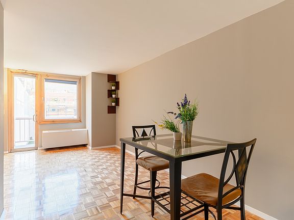 2nd image of 350 W 50th St APT 5HH