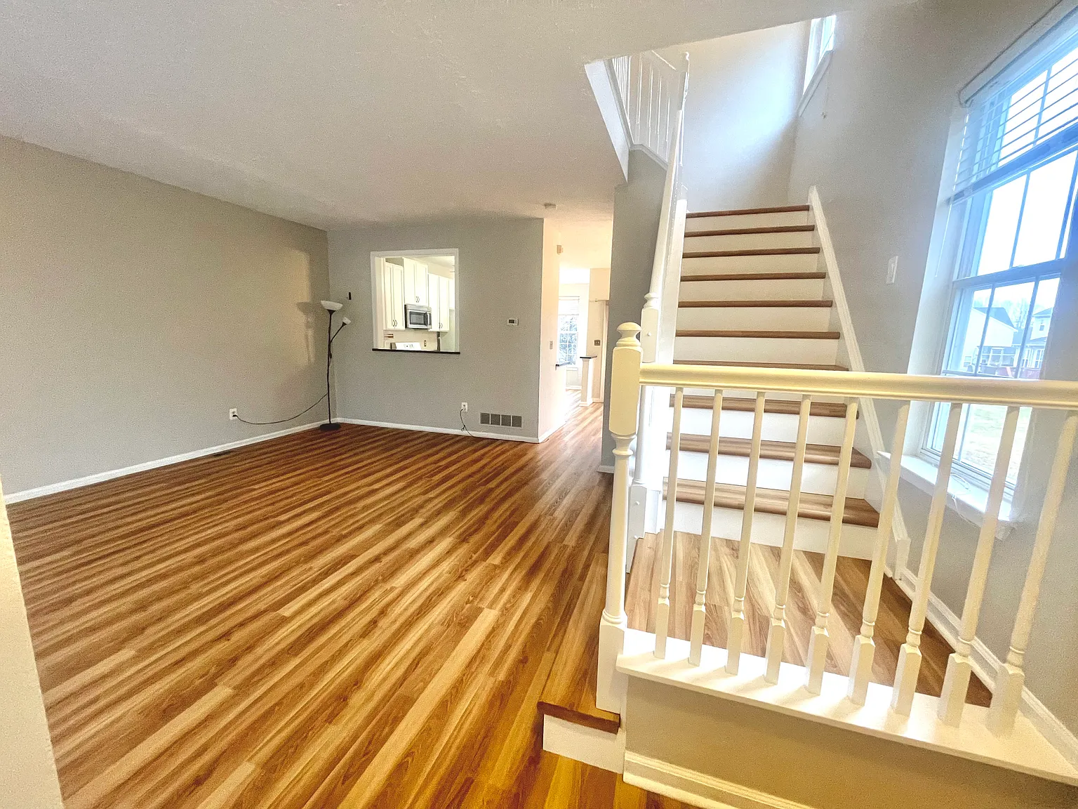 3 bed, 2050 sqft, $2,600 — Photo 2
