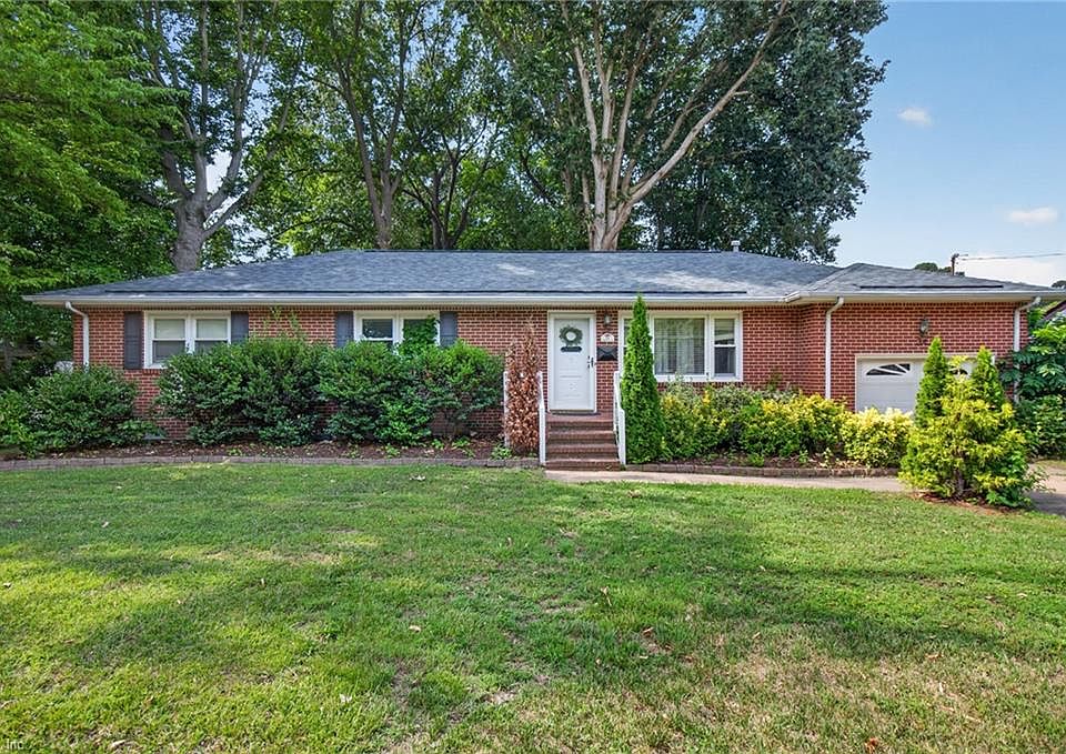 1st image of 34 Roberta Dr