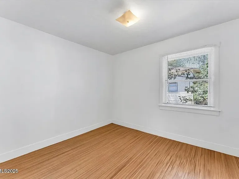 1145 Seminary Ave — Photo 16
