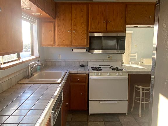 3rd image of 3526 Moultrie Ave