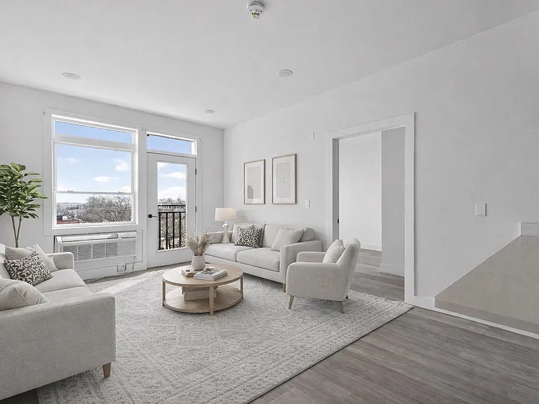 43-45 W 32nd St #502 — Photo 1