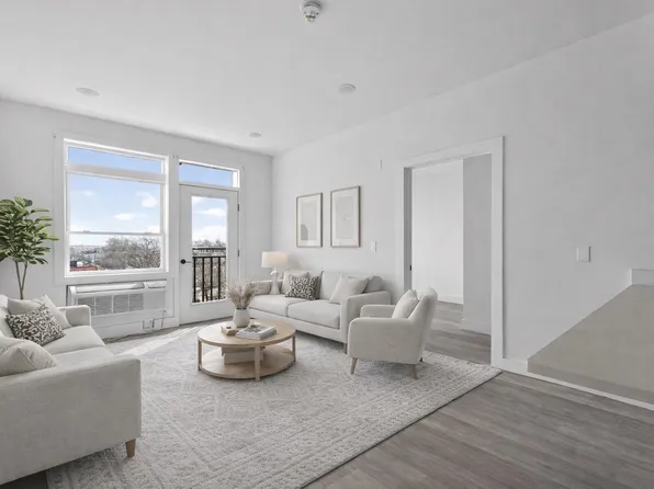 43-45 West 32nd Street image 1 of 23