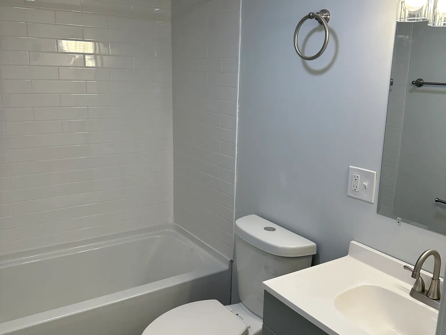 3 bed, 1.5 bath, $2,600 — Photo 3