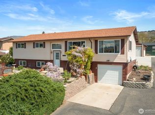 2883 NW Cascade Ave, East Wenatchee, WA 98802