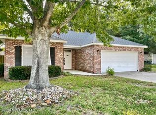 913 Park Row Ave, Long Beach, MS 39560