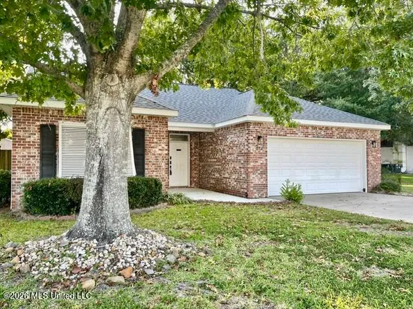 913 Park Row Ave, Long Beach, MS 39560