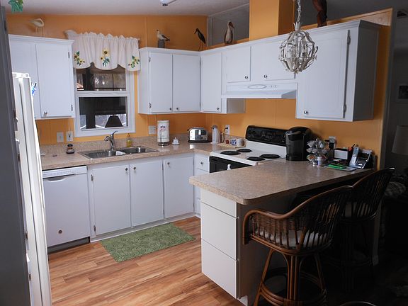 4th image of 7040 Drum Dr