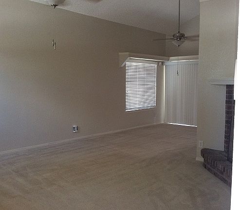 3rd image of 909 Chiricahua Dr