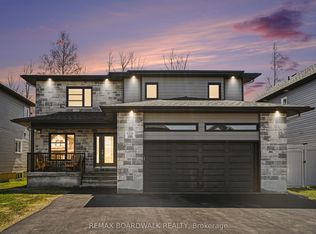 160 Hybrid St, Russell, ON K0A1W0