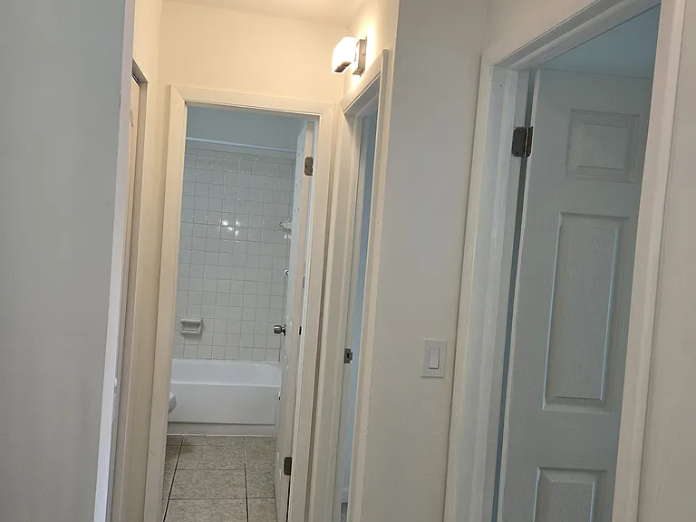 3211 SW 44th St — Photo 11