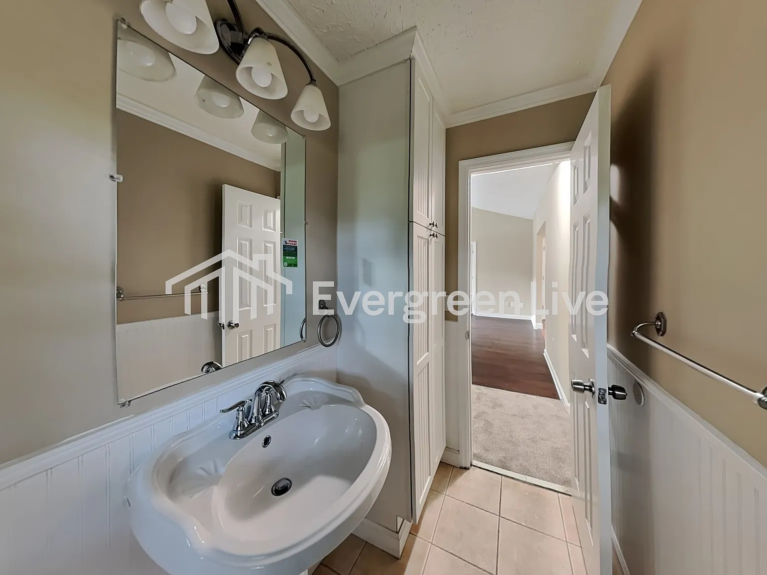 3 bed, 2.0 bath, 1282 sqft, $1,845 — Photo 4