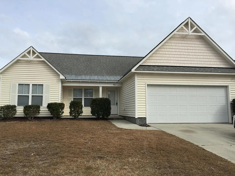 541 Catamaran Dr