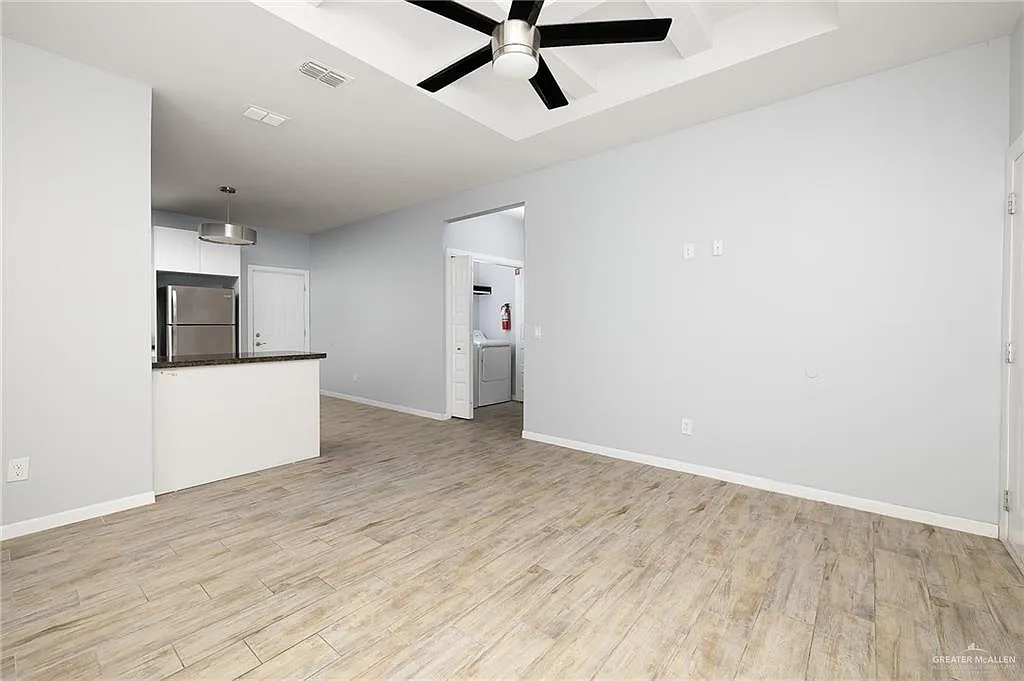 2 bed, 2.0 bath, 943 sqft, $975 — Photo 4