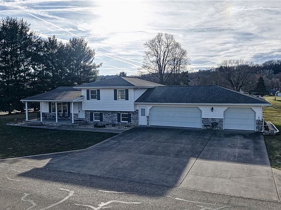 2nd image of 310 Center St