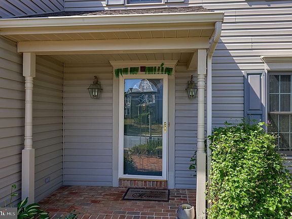 2nd image of 812 Cypress Ct