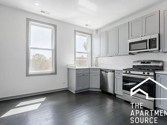 3rd image of 2834 W Diversey Ave #3F