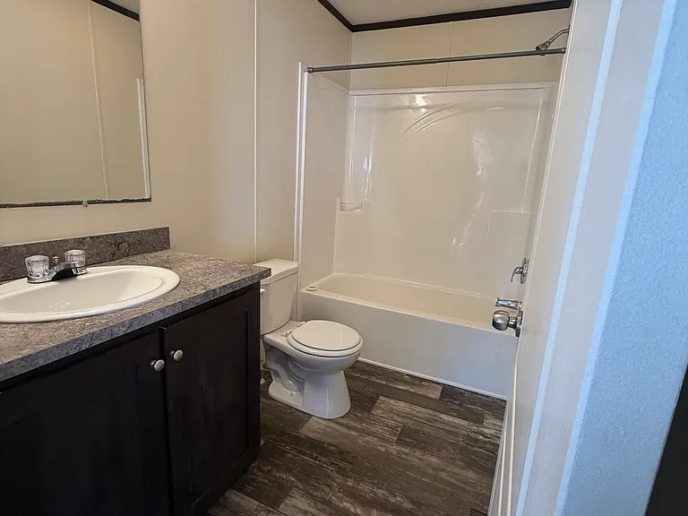 109 E Suffolk Ct — Photo 7