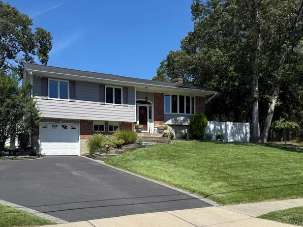 75 Parnell Drive, Smithtown, NY 11787