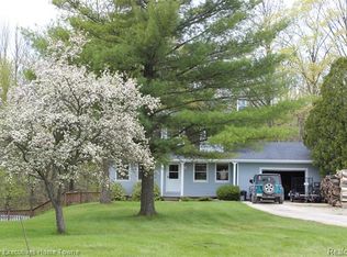 5489 Myron Rd, Jeddo, MI 48032