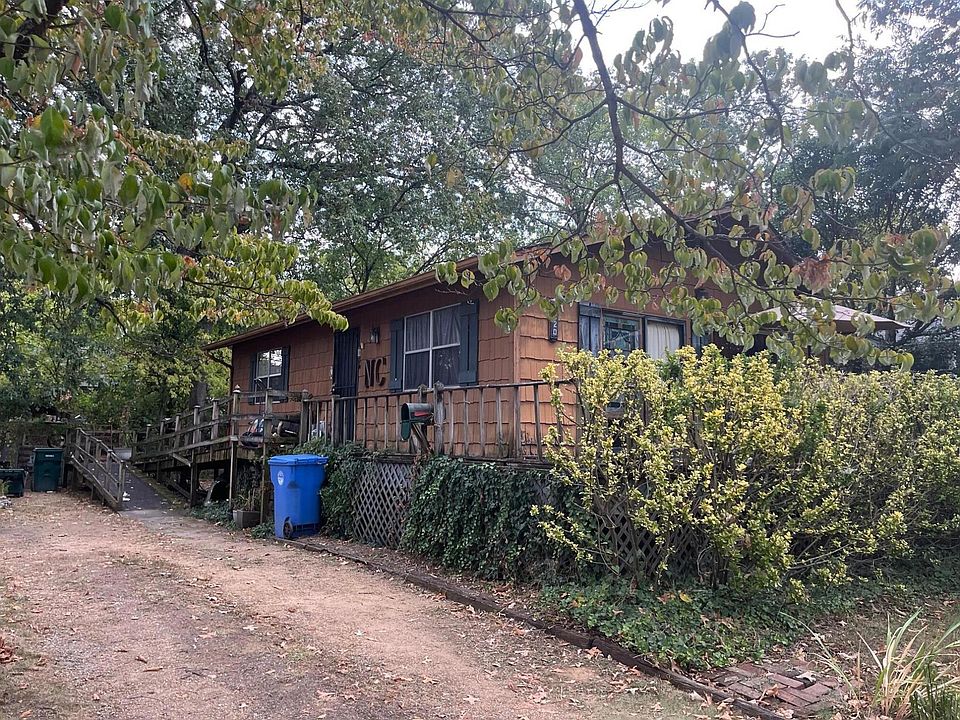 2nd image of 220 Eveningside Dr
