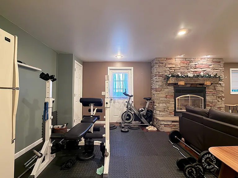 951 Daniel Dr — Photo 13