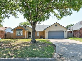 1516 Red Oak Dr, Ardmore, OK 73401