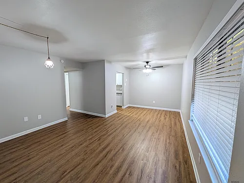 1701 Lobdell Ave Photo 1