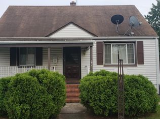 282 Schepis Ave, Saddle Brook, NJ 07663