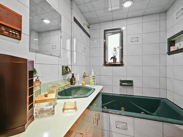 1836 72nd Street image 19 of 31