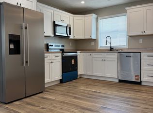 903 E Clark St #D, Marion, IL 62959