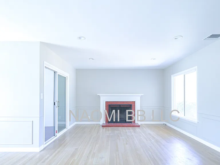 501 N Naomi St — Photo 13