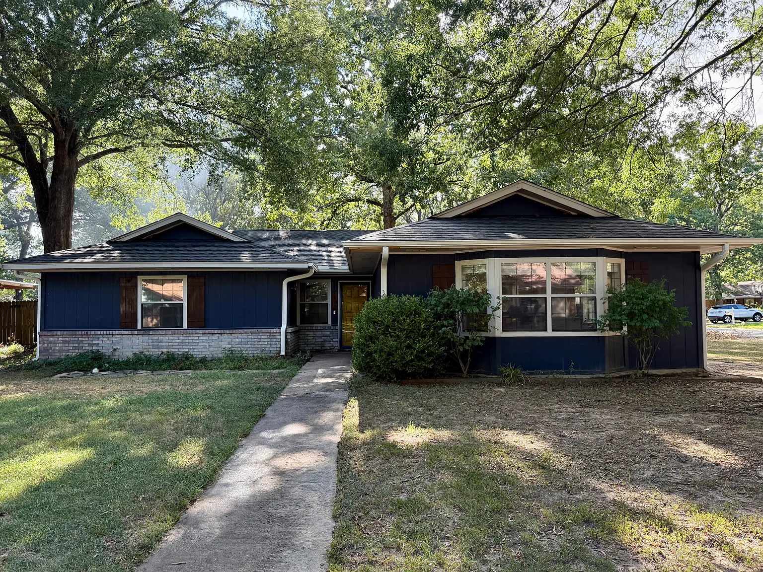 5 bed, 2608 sqft, $2,850 — Photo 1